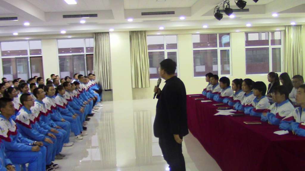 育英学校高中部高二年级第三次团队活动 河北省肃宁县育英中学